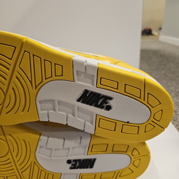 12M - 2017 Nike SB Air Force II Low x Supreme - Yellow - Brand New in OG Box - Picture 3 of 9